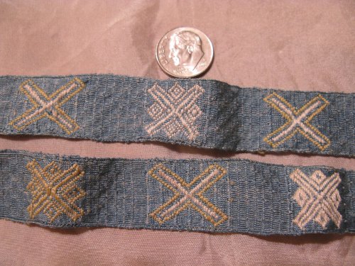 Brocaded Tablet-woven band